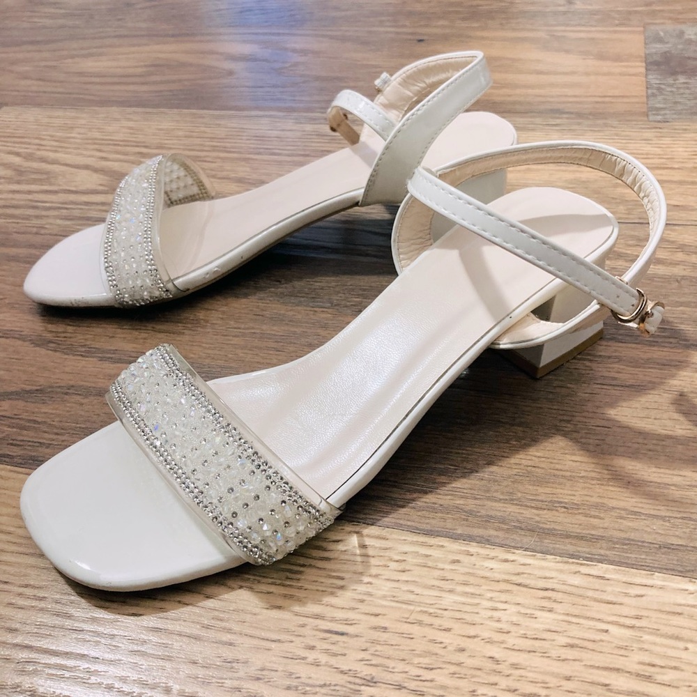 *Beaded slider block heels cream 7